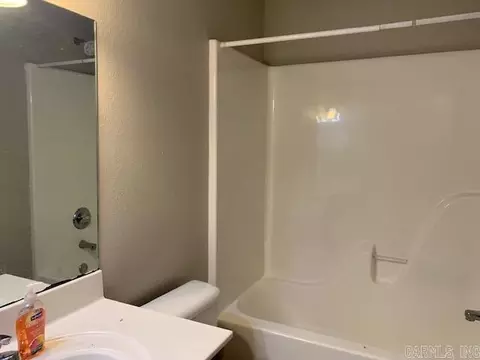 Bath - 18 Bartlett Ln, Ward, AR 72176 photo 1 of 3