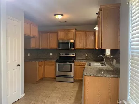 Kitchen - 18 Bartlett Ln, Ward, AR 72176 photo 2 of 3