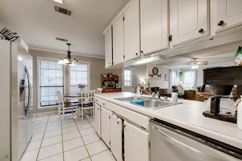 Kitchen - 2805 Longbow Ln, Conway, AR 72034 photo 3 of 5