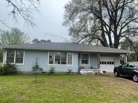 400 Redwater Rd, Wake Village, TX 75501