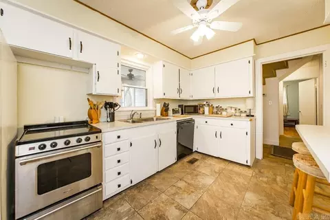 Kitchen - 623 S Richards, Benton, AR 72015 photo 1 of 5