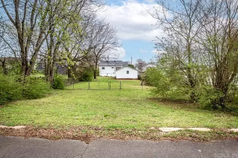Exterior - 623 S Richards, Benton, AR 72015 photo 5 of 16