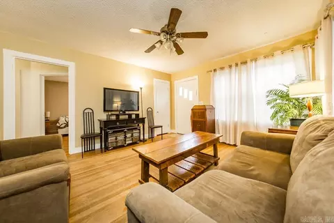 Living - 623 S Richards, Benton, AR 72015 photo 3 of 3