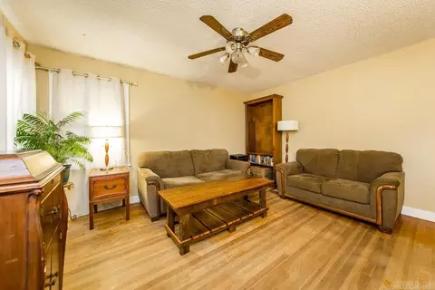 Living - 623 S Richards, Benton, AR 72015 photo 1 of 3