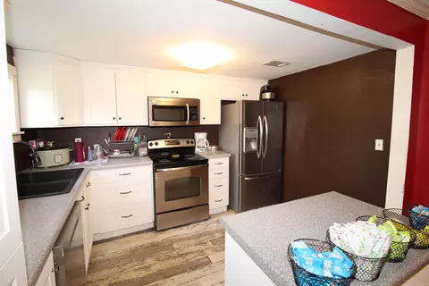 Kitchen - 5864 Grant County Road 67, Grapevine, AR 72057 photo 2 of 4