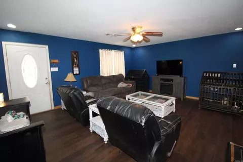 Living - 5864 Grant County Road 67, Grapevine, AR 72057 photo 2 of 5