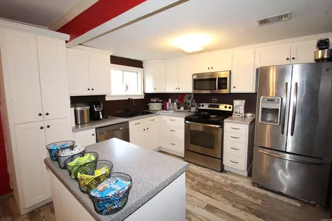 Kitchen - 5864 Grant County Road 67, Grapevine, AR 72057 photo 1 of 4