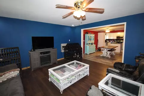 Living - 5864 Grant County Road 67, Grapevine, AR 72057 photo 3 of 5