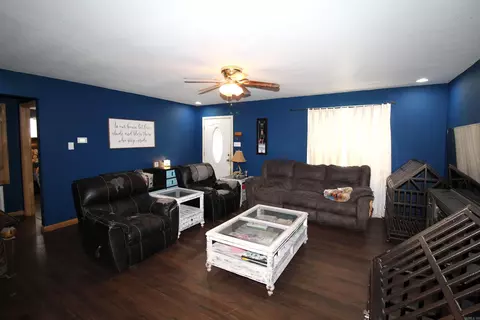 Living - 5864 Grant County Road 67, Grapevine, AR 72057 photo 1 of 5