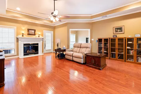 Living - 2002 Rodeo Dr, Bryant, AR 72022 photo 2 of 3