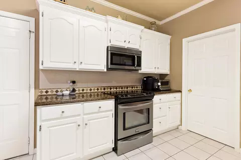 Kitchen - 2002 Rodeo Dr, Bryant, AR 72022 photo 2 of 5