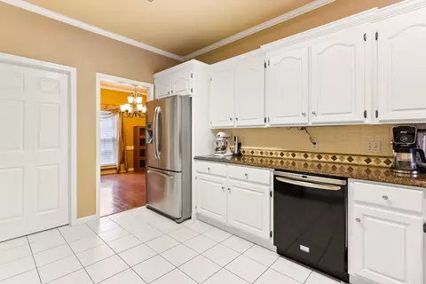 Kitchen - 2002 Rodeo Dr, Bryant, AR 72022 photo 1 of 5