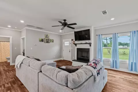 Living - 320 Wagontrain Rd, Beebe, AR 72012 photo 6 of 6