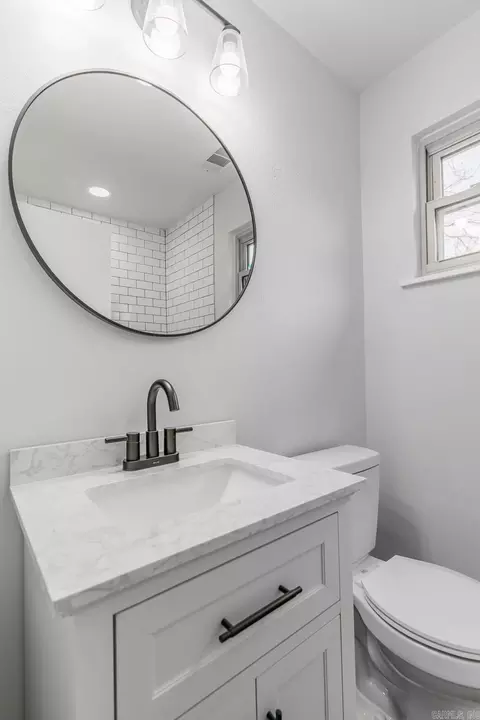 Bath - 315 Davis St, Trumann, AR 72472 photo 3 of 4