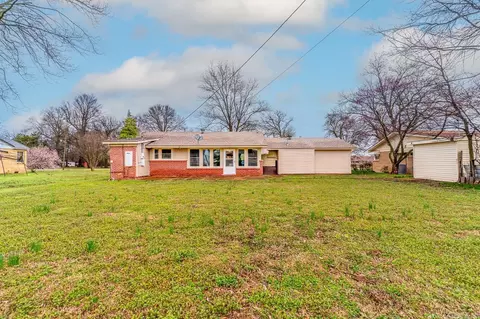 Exterior - 315 Davis St, Trumann, AR 72472 photo 7 of 13