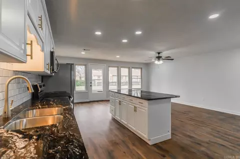 Kitchen - 315 Davis St, Trumann, AR 72472 photo 8 of 8