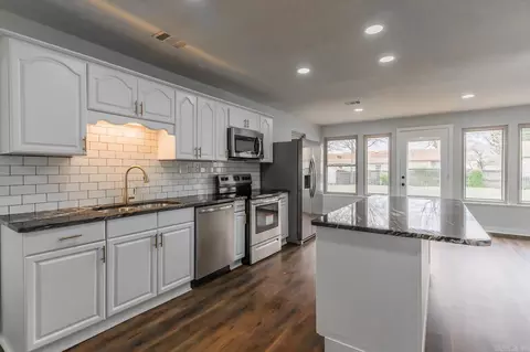 Kitchen - 315 Davis St, Trumann, AR 72472 photo 5 of 8