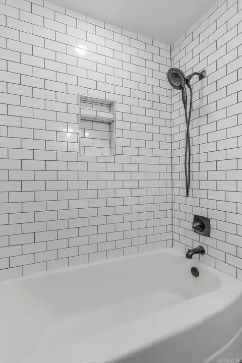 Bath - 315 Davis St, Trumann, AR 72472 photo 4 of 4