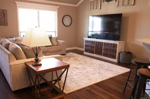 Living - 235 Creek View Dr, Austin, AR 72007 photo 3 of 4