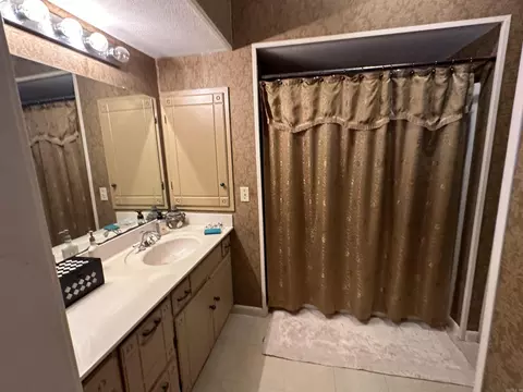 421 E Choctaw, Dumas, AR 71639 photo 2