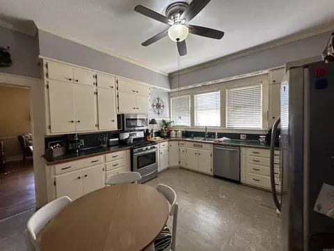 421 E Choctaw, Dumas, AR 71639 photo 9
