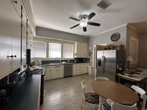 421 E Choctaw, Dumas, AR 71639 photo 8