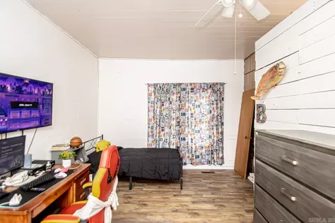 Bedroom - 418 Cole Dr, Benton, AR 72015 photo 5 of 5