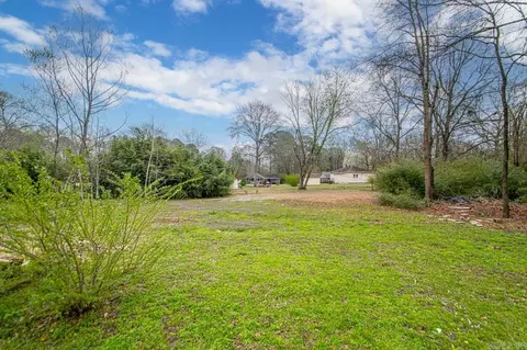 Exterior - 418 Cole Dr, Benton, AR 72015 photo 10 of 11