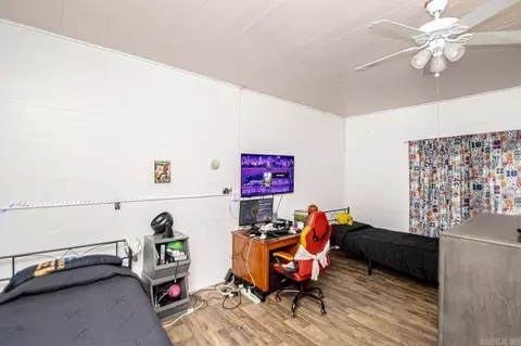 Bedroom - 418 Cole Dr, Benton, AR 72015 photo 4 of 5
