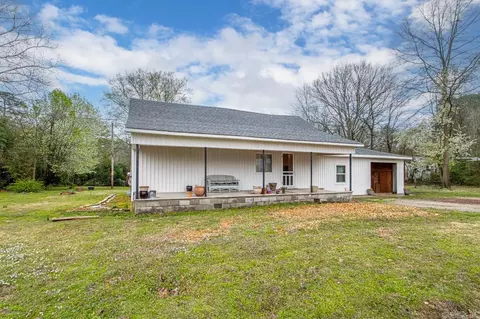 Exterior - 418 Cole Dr, Benton, AR 72015 photo 2 of 11
