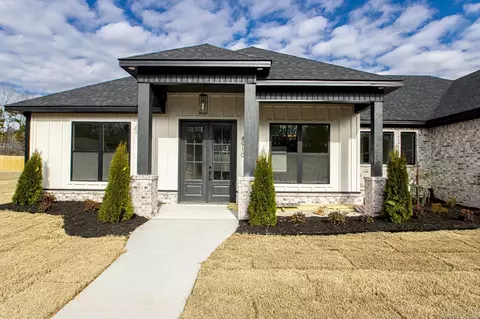 8910 Wingate Dr, Benton, AR 72019 photo 1