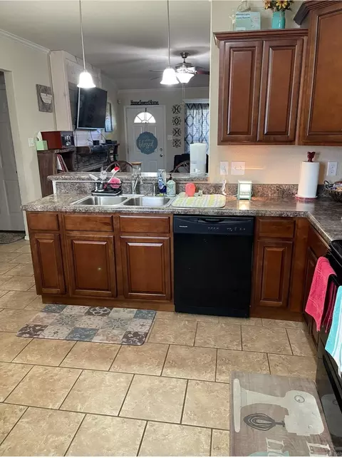 Kitchen - 140 Wildflower Dr, Beebe, AR 72012 photo 4 of 4