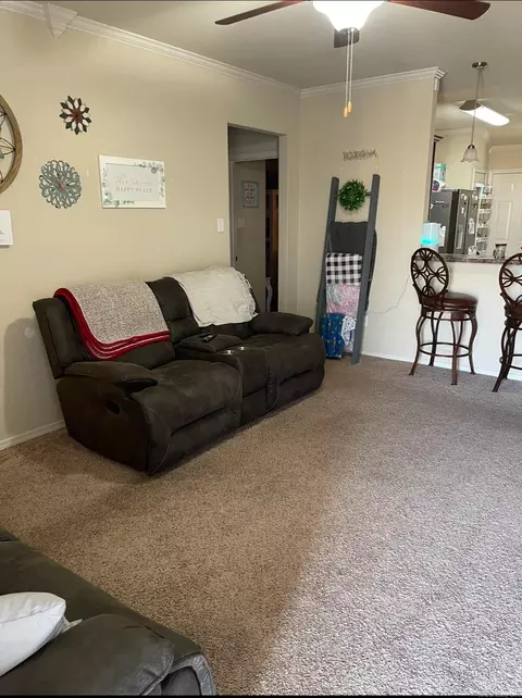 Living - 140 Wildflower Dr, Beebe, AR 72012 photo 2 of 4