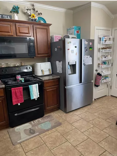 Kitchen - 140 Wildflower Dr, Beebe, AR 72012 photo 3 of 4