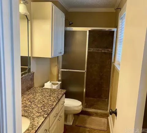 Bath - 2805 S Taft Dr, Pine Bluff, AR 71603 photo 2 of 2