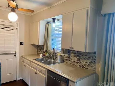 Kitchen - 2805 S Taft Dr, Pine Bluff, AR 71603 photo 2 of 2