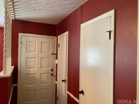 Entry Way - 2805 S Taft Dr, Pine Bluff, AR 71603 photo 1 of 1