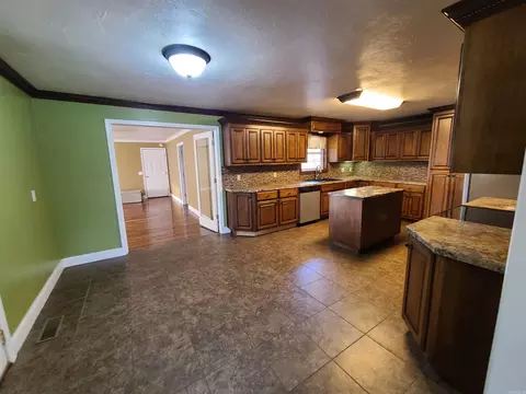 Kitchen - 480 E Bruce St, Piggott, AR 72454 photo 7 of 8