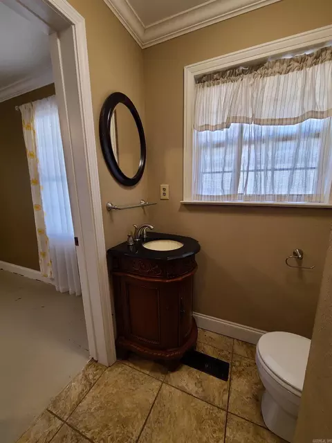Bath - 480 E Bruce St, Piggott, AR 72454 photo 9 of 11