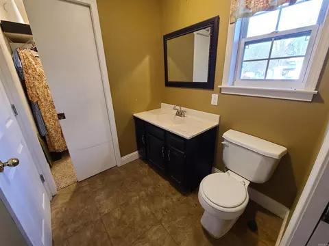 Bath - 480 E Bruce St, Piggott, AR 72454 photo 11 of 11