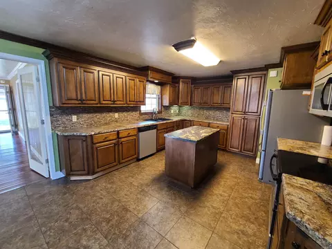 Kitchen - 480 E Bruce St, Piggott, AR 72454 photo 2 of 8
