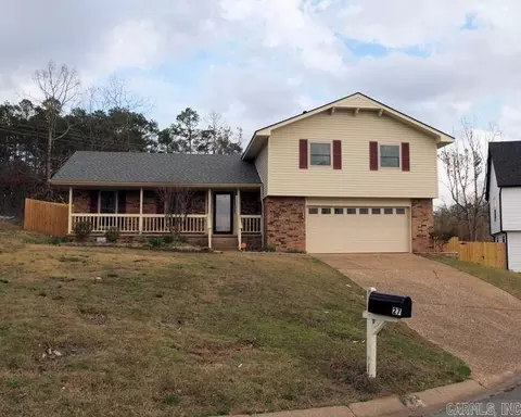 27 Summerland Ct, Little Rock, AR 72227