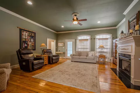 Living - 3006 David O Young Rd, Benton, AR 72019 photo 2 of 2