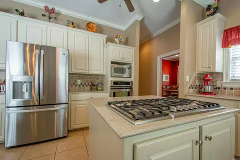 Kitchen - 3006 David O Young Rd, Benton, AR 72019 photo 3 of 4