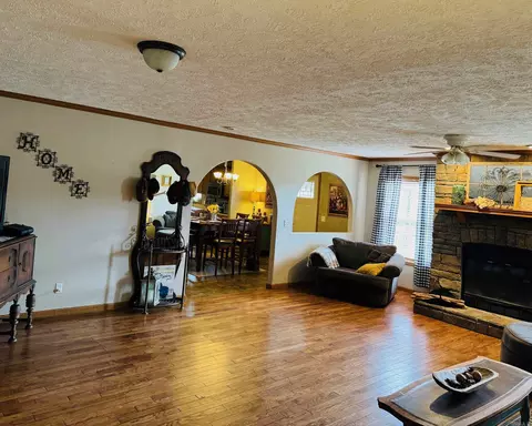 231 Mountain Dr, Malvern, AR 72104 photo 6