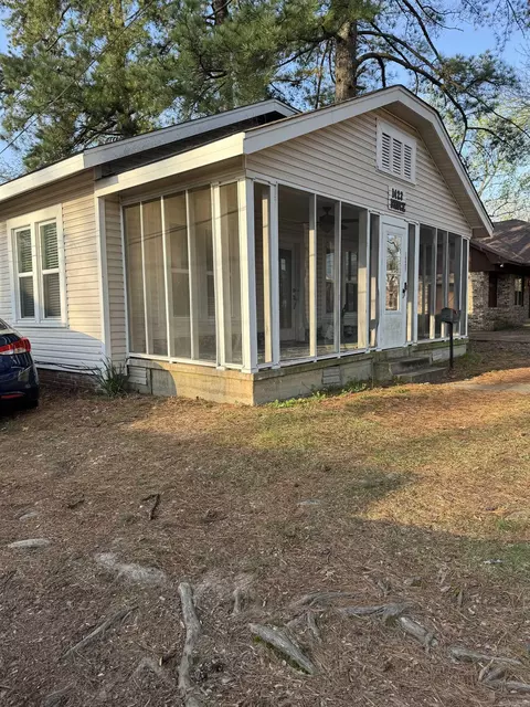 Exterior - 1423 Bruce St, Conway, AR 72034 photo 2 of 3