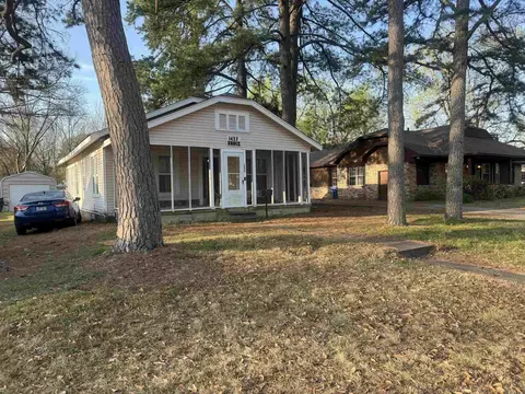 Exterior - 1423 Bruce St, Conway, AR 72034 photo 1 of 3
