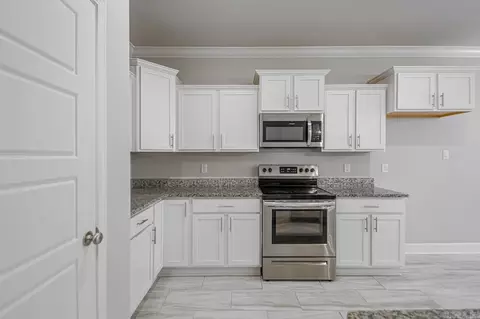 Kitchen - 4500 Western Woods Dr, Benton, AR 72015 photo 5 of 5