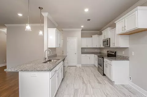 Kitchen - 4500 Western Woods Dr, Benton, AR 72015 photo 2 of 5