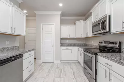 Kitchen - 4500 Western Woods Dr, Benton, AR 72015 photo 4 of 5